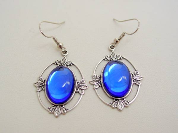 Witches Of East End Silver Finish Wendy's Blue Pre-Cursed Necklace & Earrings, Witches of East End