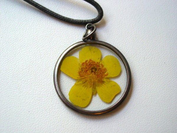 Dried Flower Necklace Buttercup Flower In Resin Platinum Setting Necklace (2)